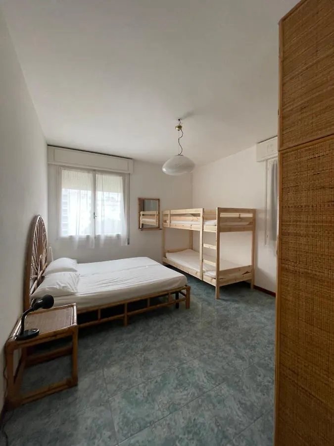 Апартаменты Condominio Cansiglio- Walterigato Apartments- Solo Per Famiglie Лидо-ди-Езоло