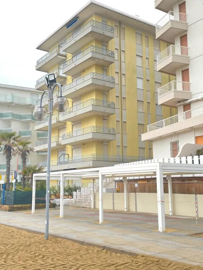 Apartment Condominio Cansiglio- Walterigato Apartments- Solo Per Famiglie Lido di Jesolo