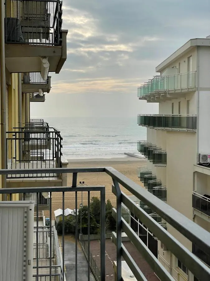 Apartment Condominio Cansiglio- Walterigato Apartments- Solo Per Famiglie Lido di Jesolo